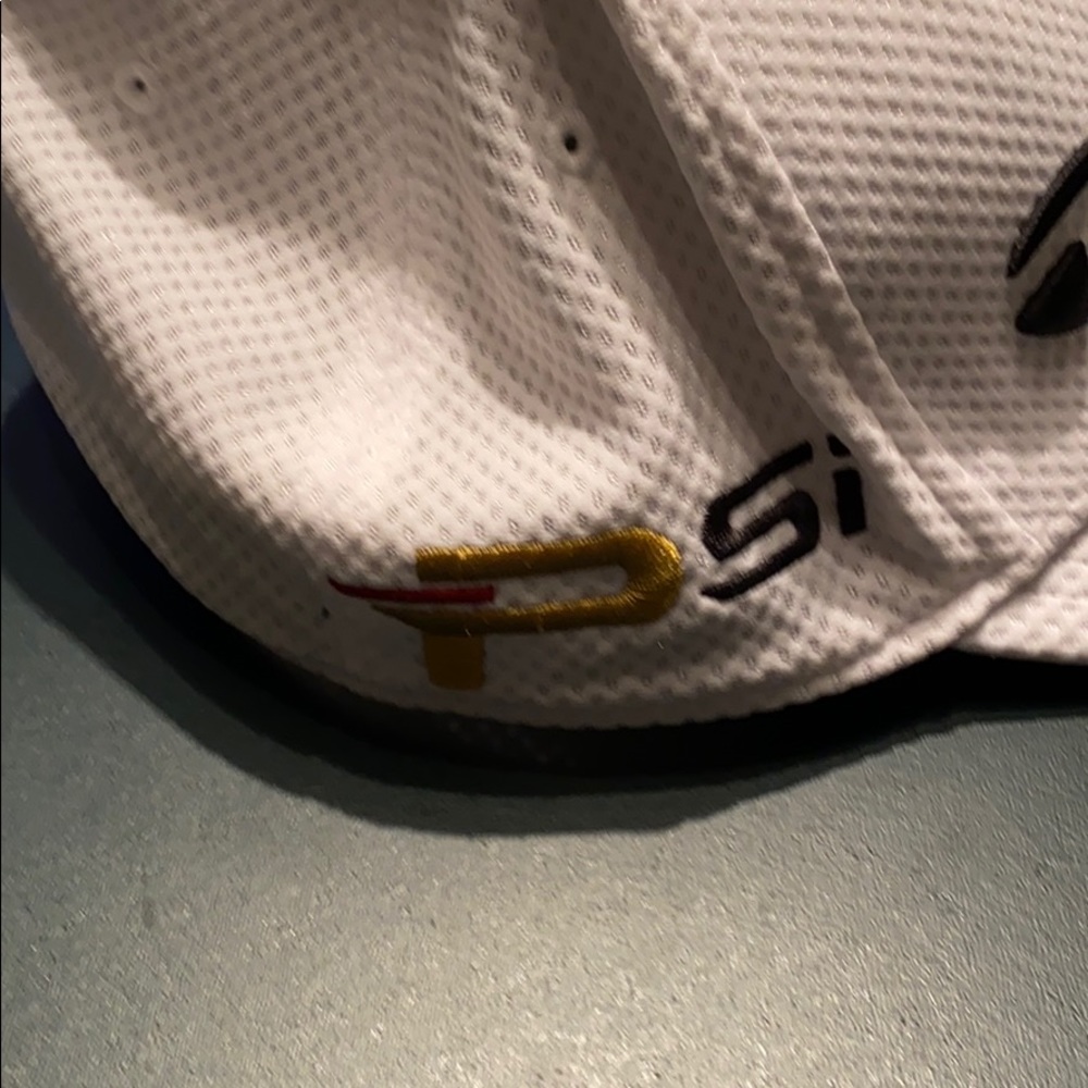 Taylor Made hat - Picture 4 of 6